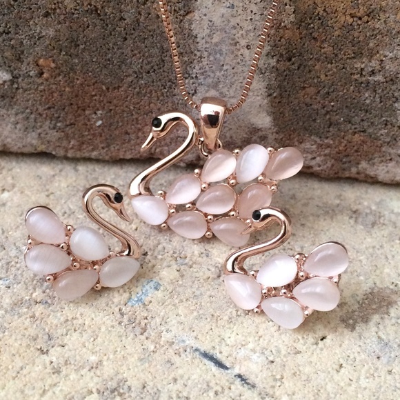 SWAN SET | 14K ROSE PLATED & CRYSTALS - Picture 4 of 6